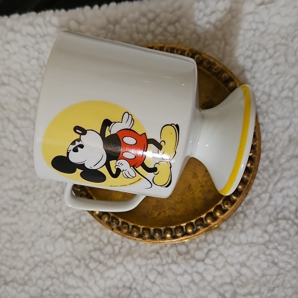 DISNEY MICKEY MOUSE PEDESTAL MUG. GOOD CONDITION. - Picture 6 of 6